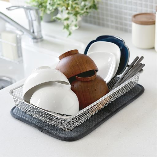 お茶碗、小皿や箸に