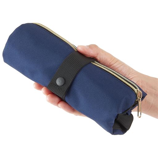 折りたたんでコンパクトに収納