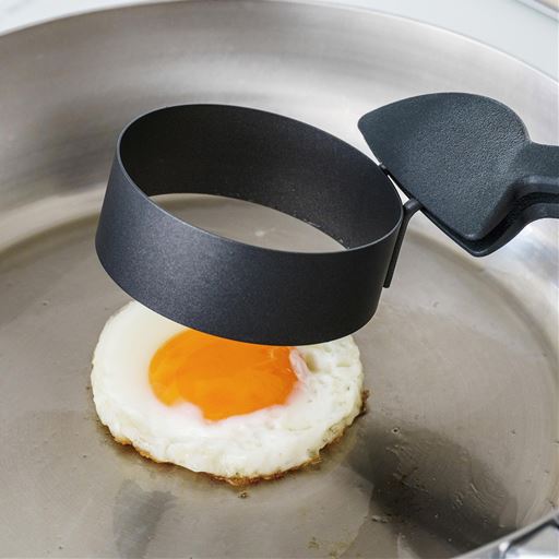 取り出しやすいハンドル付き。