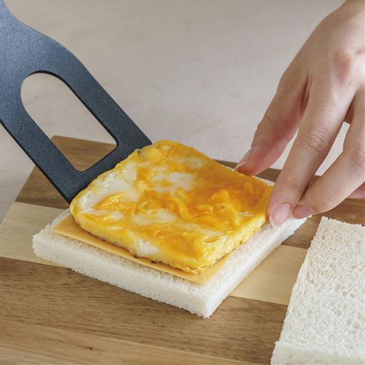 サンドイッチの具にぴったりな四角いオムレツ。