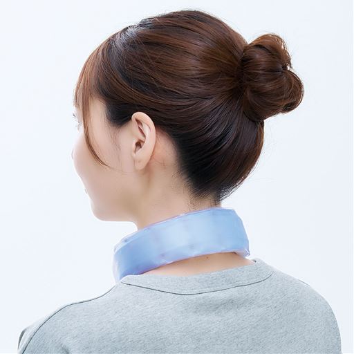 ブルー 幅広で首全体を冷たく包み込む!
