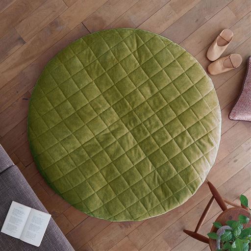 グリーン<br>パンケーキみたいに可愛い! ふんわりした丸いフォルムのごろ寝座布団です。