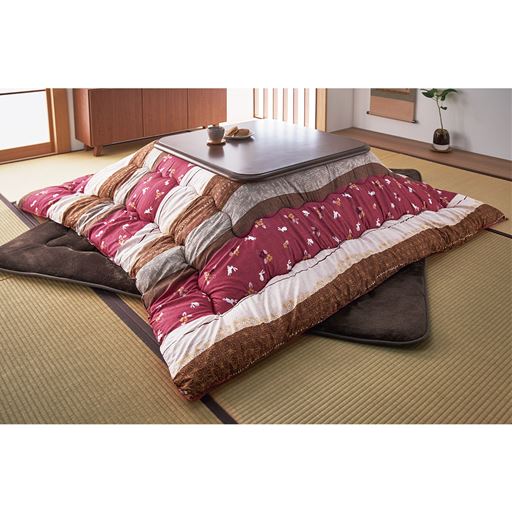 ピンク(正方形L)<br>ふっくらボリュームたっぷりのこたつ掛け布団です。