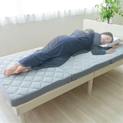 腰部をかために設計。適度な反発力で自然な寝返りをサポートします。