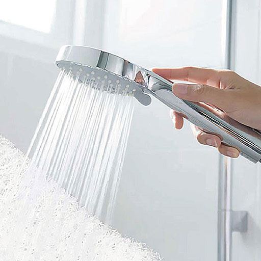 中材はカバーから取り出して、シャワーなどで水洗いできます。