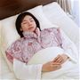 ピンク<br>睡眠時の冷え防止にもおすすめ! 羽織るだけであたたかい羽毛肩当てです。