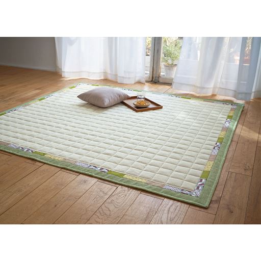 ふんわりパイルのタオル地キルトラグ