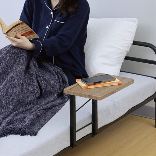 折りたたみ棚付きベッドガード