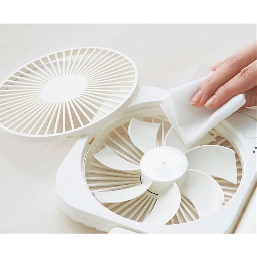 前面のパネルが外せてお手入れが楽!