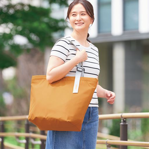 マスタード 日常使いにも便利!軽くてたっぷり入る保冷バッグ