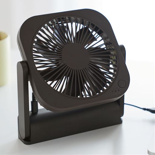 デスク周りで(ブラウンは販売しておりません)