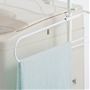 バスタオルやバスマットを干すのに便利なタオルハンガーバー。左右お好みの位置に取り付けられます。