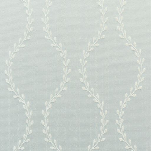 生地拡大(ミスティブルー)<br>波のように並べた繊細なリーフ柄を織りで表現した、美しいデザイン。