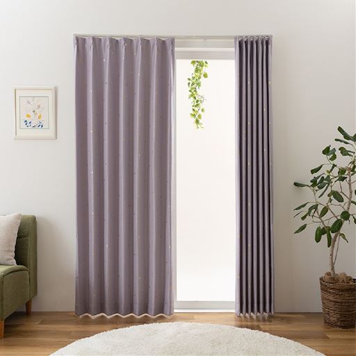 ラベンダー<br>形状記憶加工で裾が広がりにくく、きれいなドレープを保ちます。