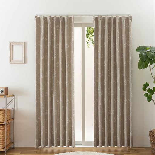 グレージュ<br>自然な明るい光がお部屋に入る非遮光タイプ。