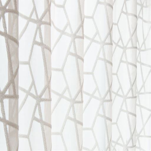 ホワイト<br>白のワントーンで統一してあるので、存在感がありながら落ち着いた印象を与えてくれます。