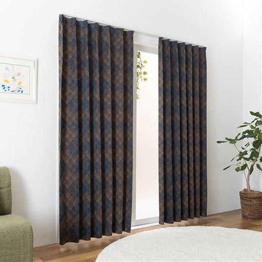 ネイビー<br>ランダムに交差するおしゃれなラインが魅力の2級遮光カーテンです。