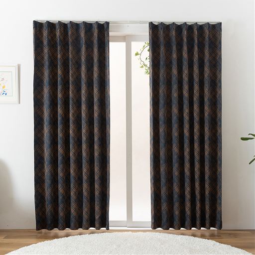 ネイビー<br>ヴィンテージ感のあるデザインがお部屋をシックな雰囲気に。