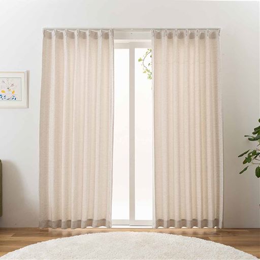 ナチュラル<br>風合いのある生地を通して、明るい光がお部屋に入る非遮光タイプ。