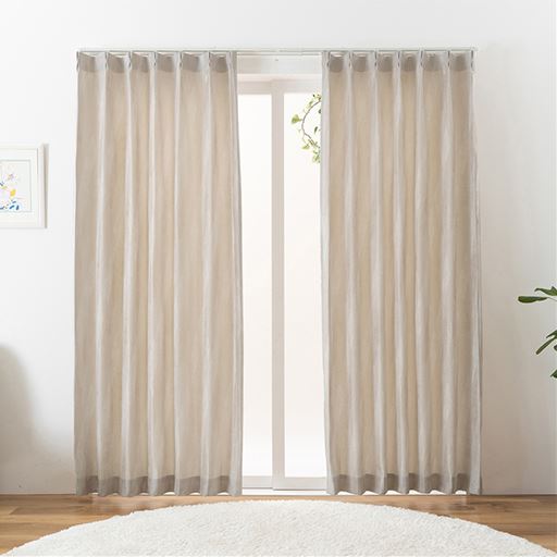 アイボリー<br>ナチュラルな明るい光がお部屋に入る非遮光タイプ。