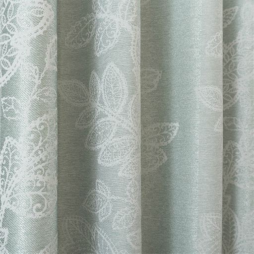 ブルー<br>少しグリーン寄りの落ち着いた爽やかなブルーとリーフ柄がマッチして大人可愛い印象に。