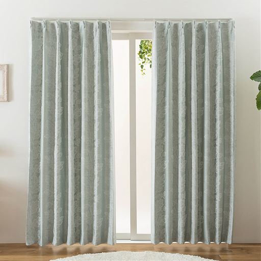 ブルー<br>ほどよく光を遮る2級遮光。