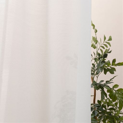 オフホワイト<br>【透け感の目安:やや透けにくい】