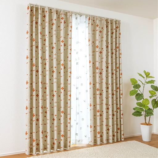 ベージュ(線画ししゅう)