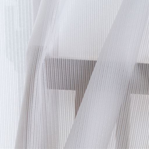 ホワイト<br>遮熱・UVカット効果でお部屋の日焼け防止対策にも。