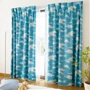 爽やか青空模様の遮光プリントカーテン