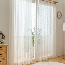 透け感のある幾何模様のデザインレースカーテン