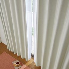 【形状記憶】やや光沢感のある無地遮光カーテン