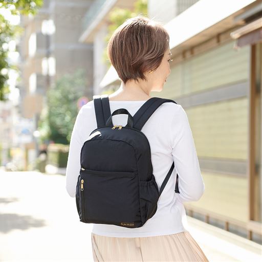ブラック