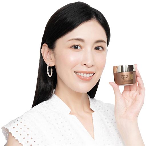 ビューティーオープナー ジェルリンクル&ホワイト愛用 女優雛形あきこさん(47歳)
