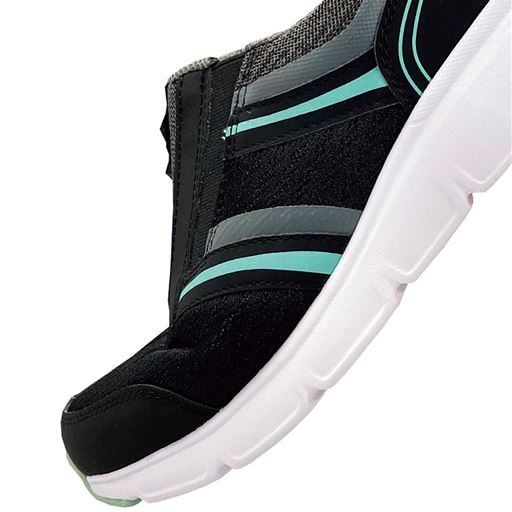 【こだわりPOINT】歩行時の動きに合わせ曲がり歩きやすい。