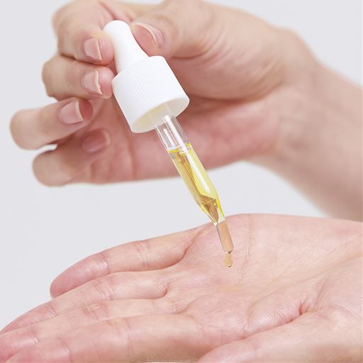 なめらか杏仁オイル<br>広範囲に塗布できるオイルタイプ