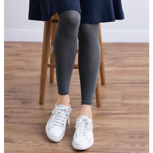 チャコールグレー着用例