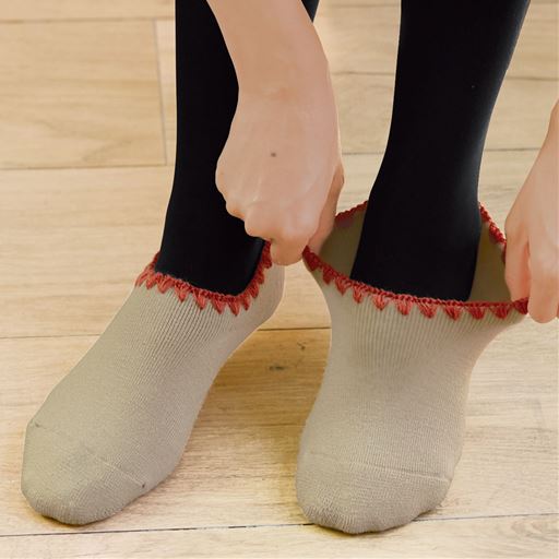 ヒヤッとしたら、さっと重ね履き。 グレーモク着用例