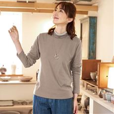 配色ハイネックTシャツ