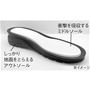 クッション性の高い2層のソールが衝撃を和らげて足裏の負担を軽減。 ※一般財団法人 化学物質評価研究機構調べ。