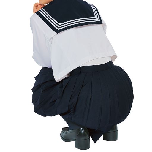 背中が隠れる長めの丈で肌のチラ見えを防止!