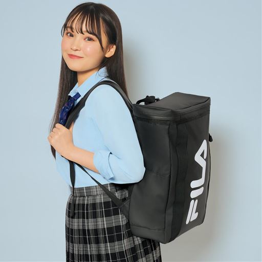 スクエア型リュック(FILA)