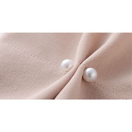 伸びるので着脱がしやすいちょうど良い厚みの素材。