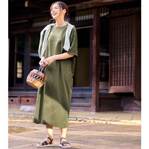 カーキ コーディネート例