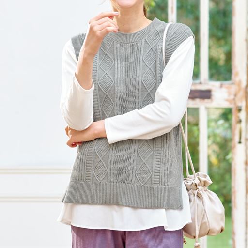 インナーは別のニットと合わせても