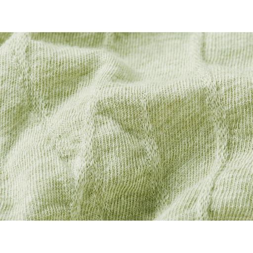 グリーン系 肌離れの良いジャカード素材で着心地も◎。