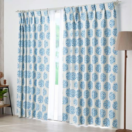 ブルー系<br>遮熱・保温効果に優れているので、冬は暖かく夏は涼しく。