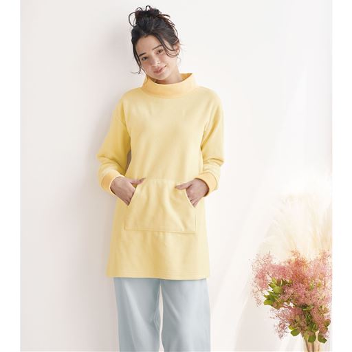 クリームイエロー(パンツ:ライトグレー)