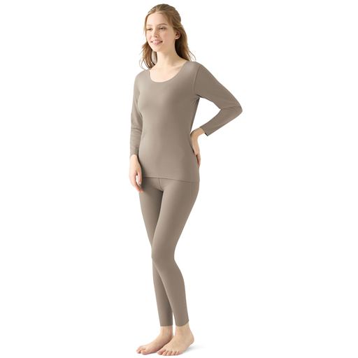 ペールブラウン 着用例