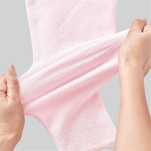 適度に伸びてやさしい着心地。